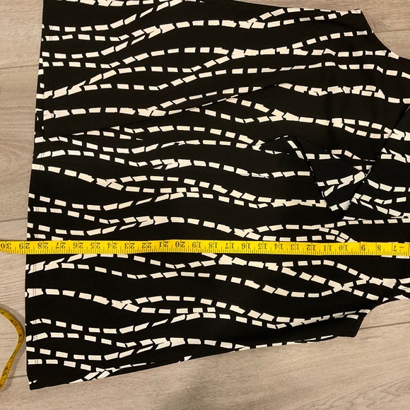 ALFANI Sleeveless Top Black & White Size Extra Large NWOT - Picture 8 of 9